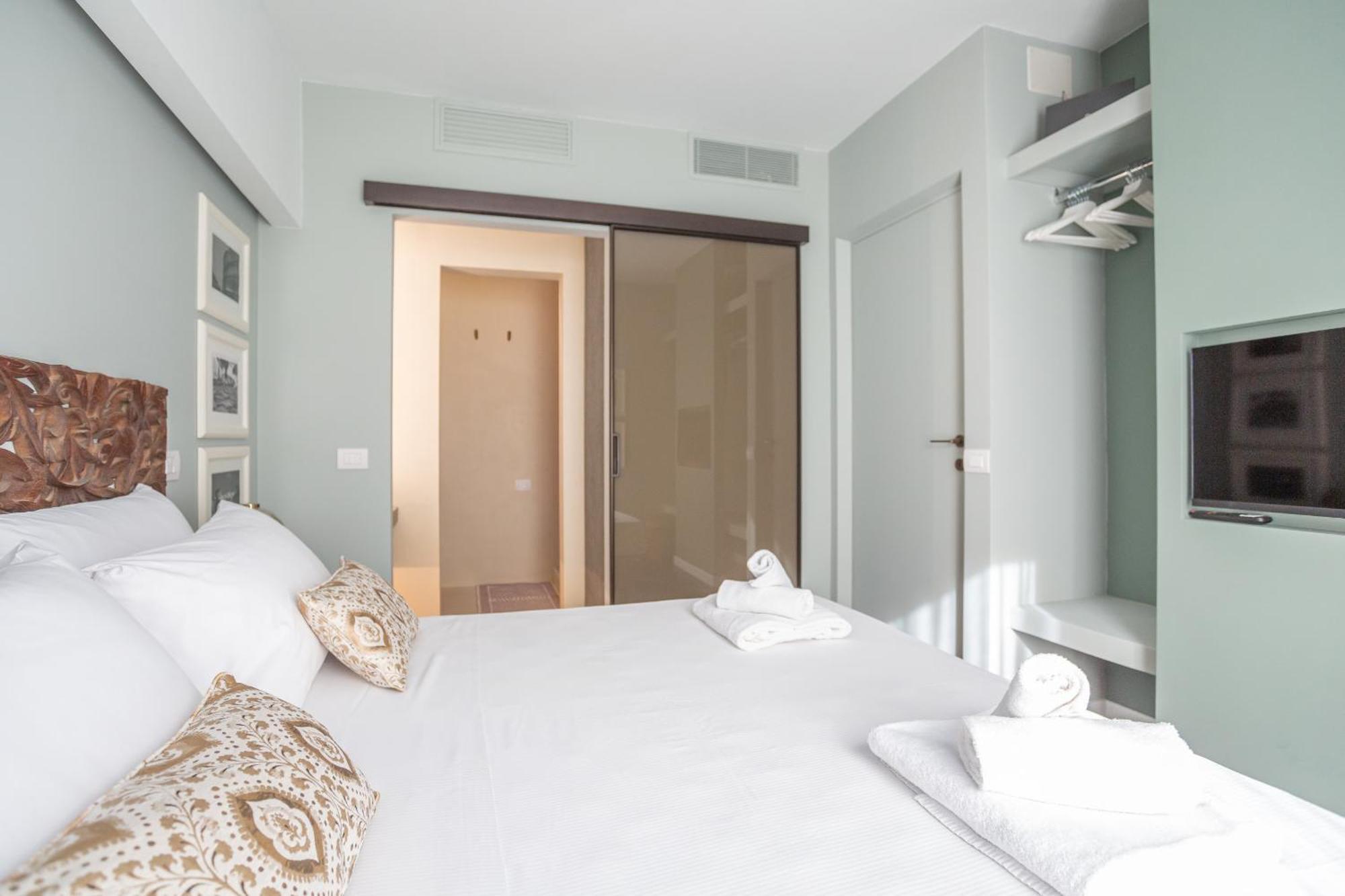 Chic Spanish Steps Retreat Apartment *