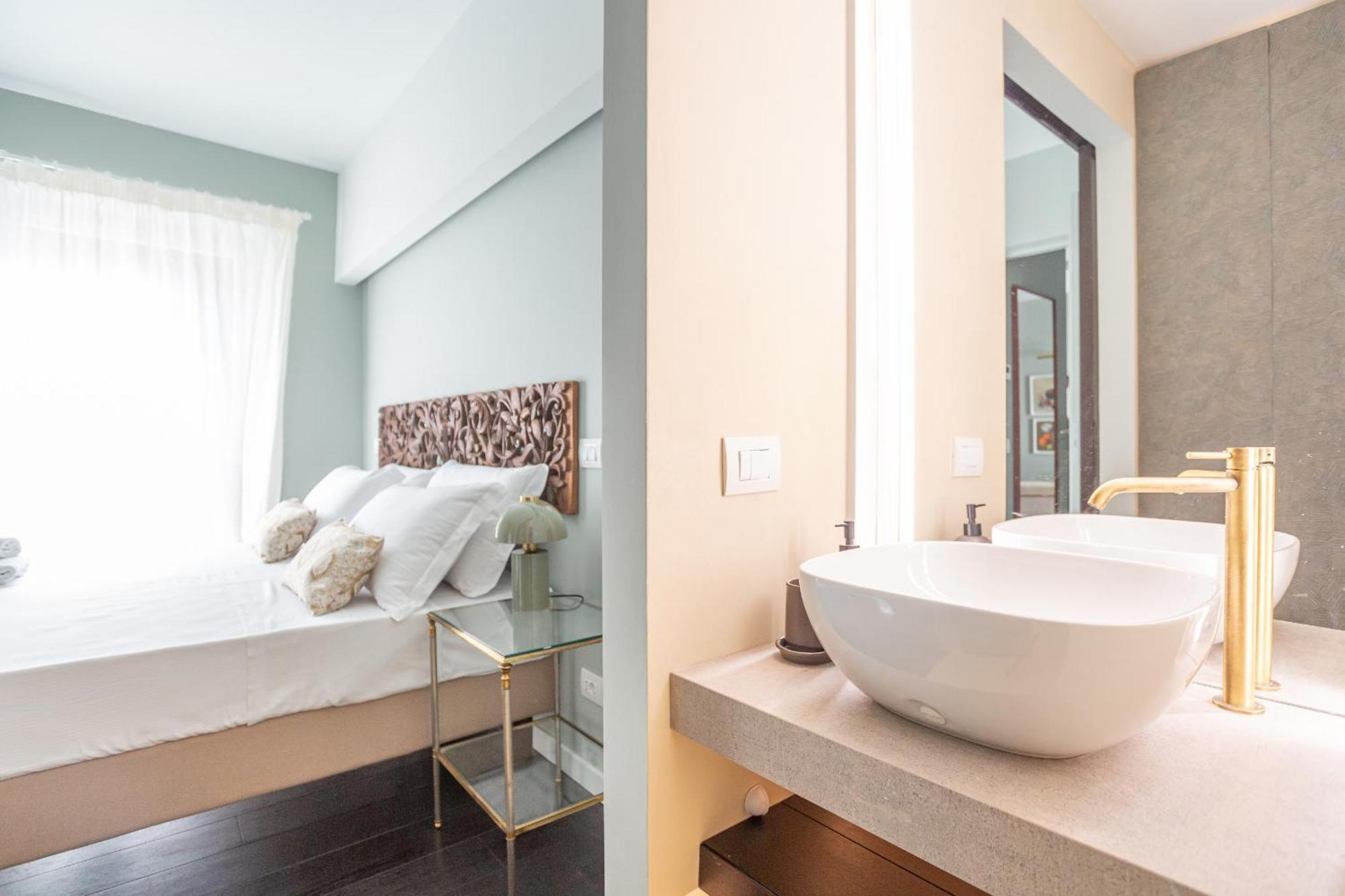 Appartamento Chic Spanish Steps Retreat