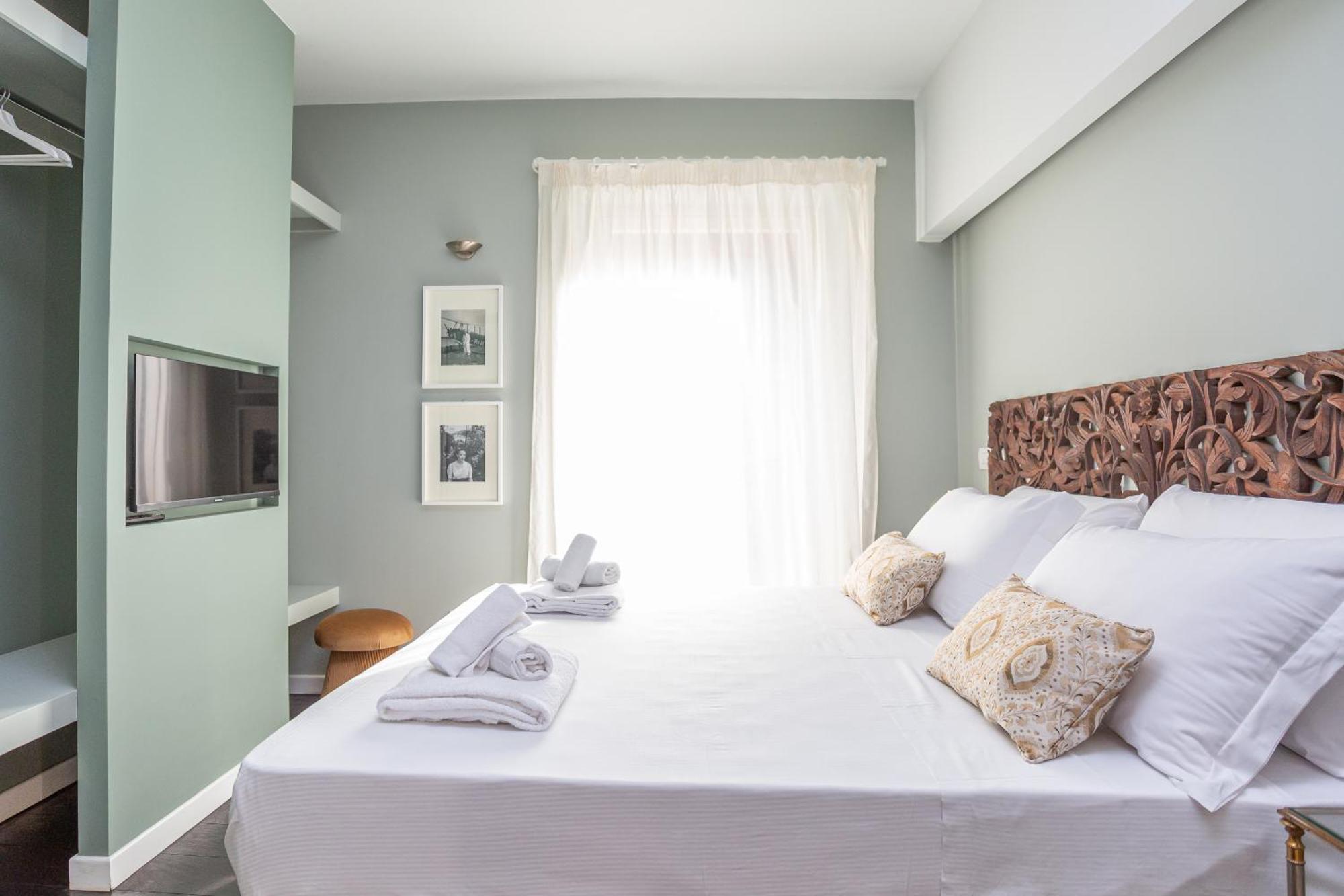 Chic Spanish Steps Retreat Appartamento *