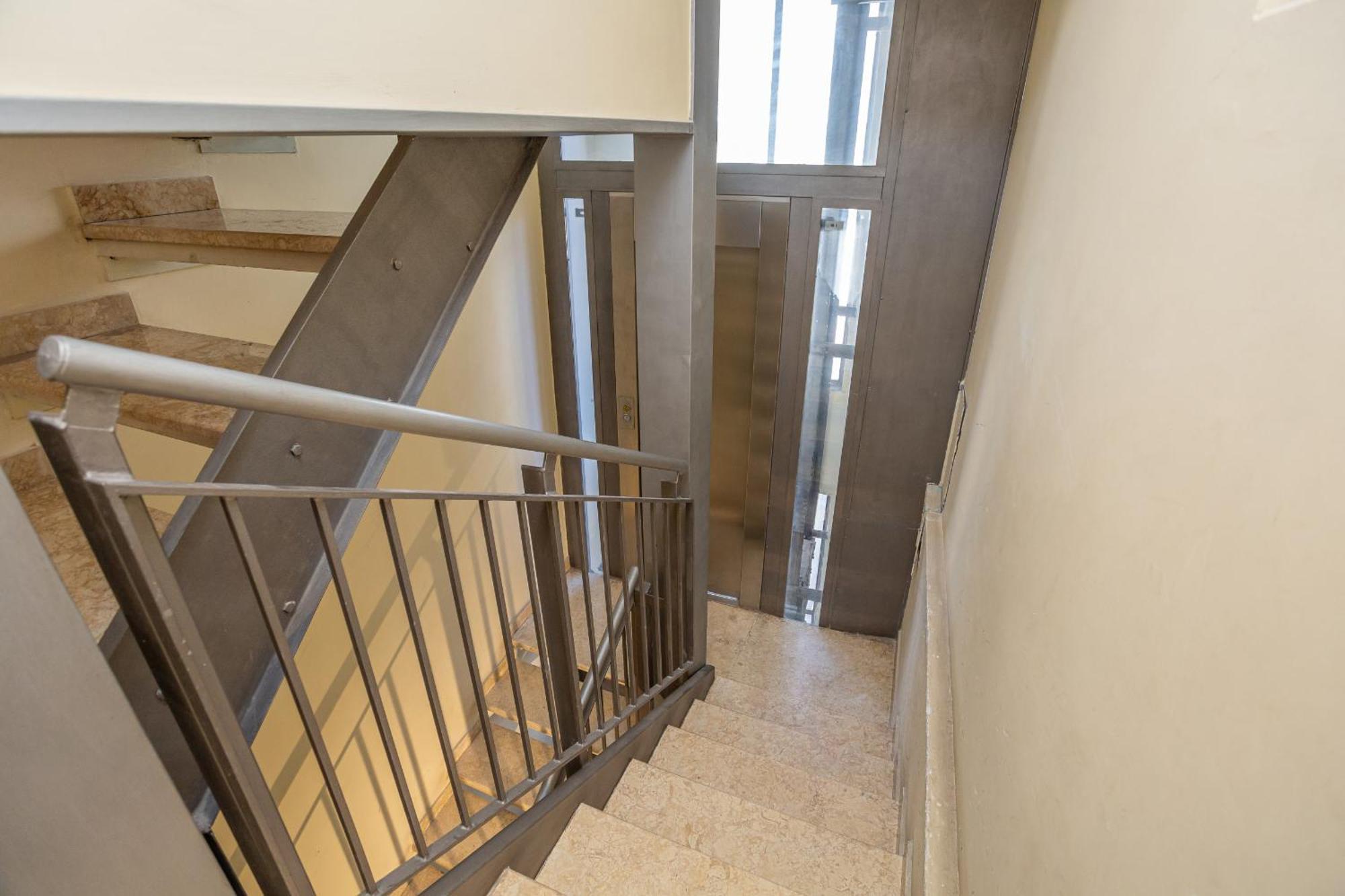 Chic Spanish Steps Retreat Apartamento *