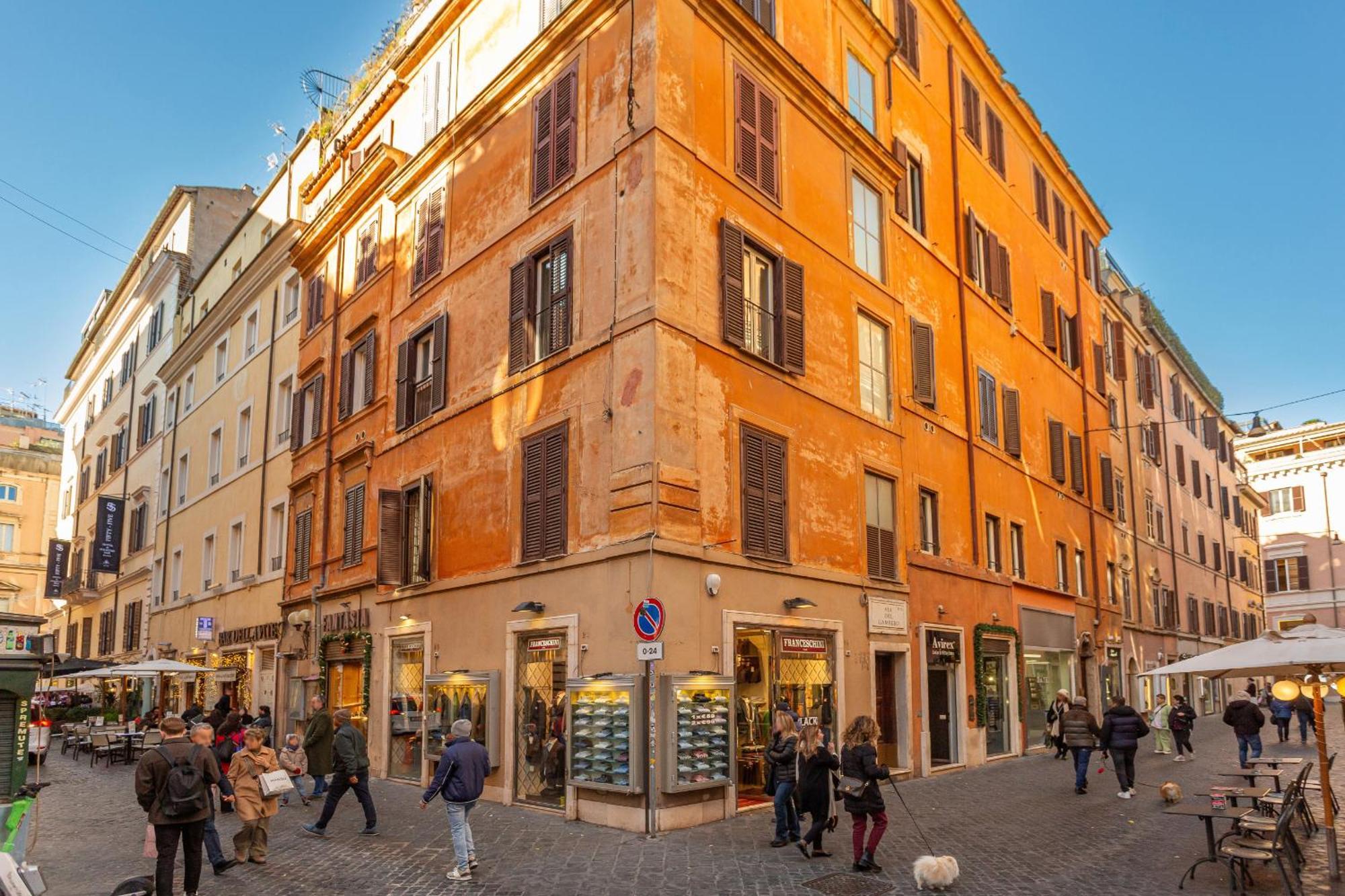 Chic Spanish Steps Retreat * Roma