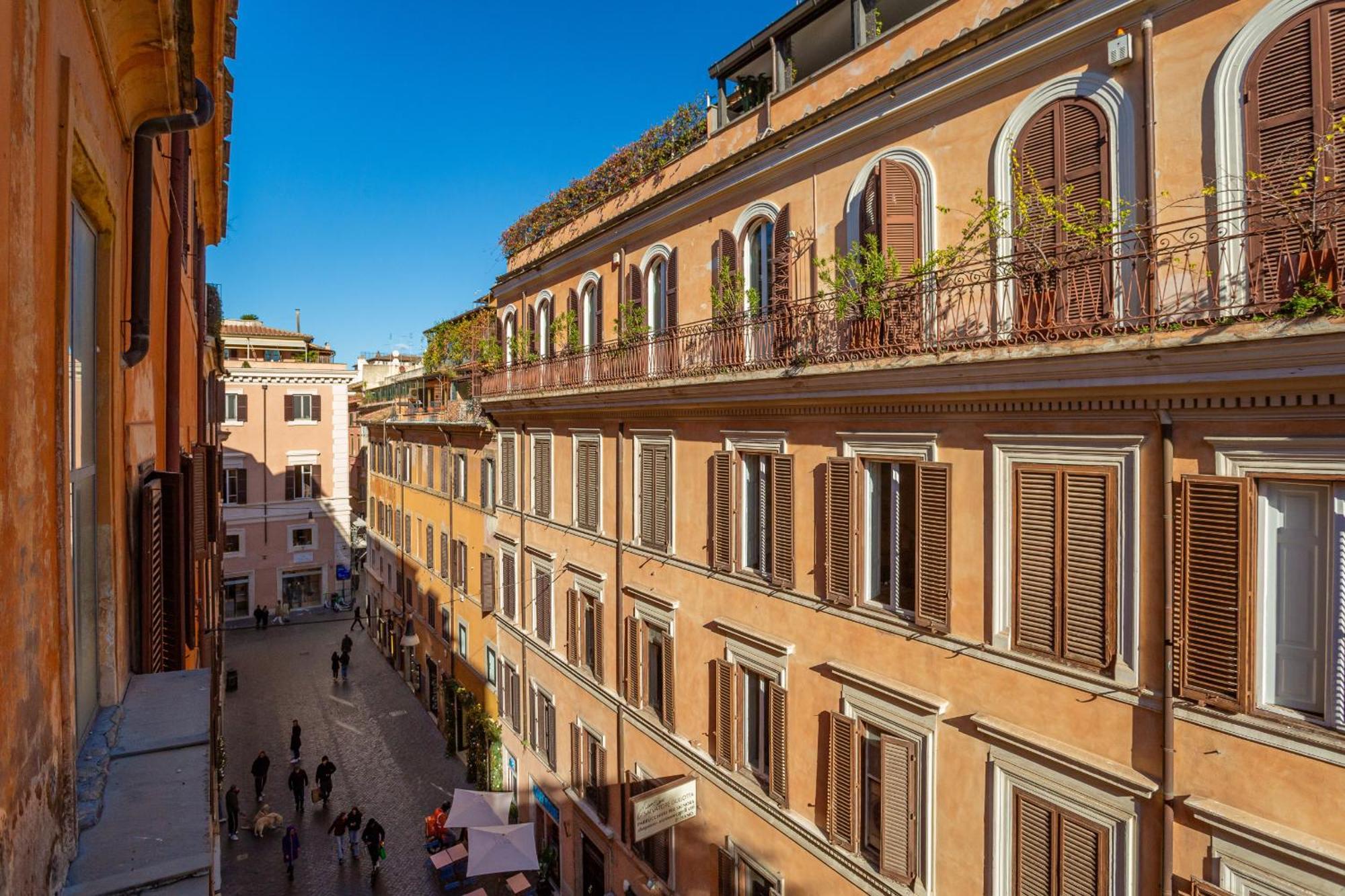 Chic Spanish Steps Retreat * Roma